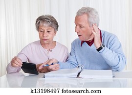 cansado, par velho, calculando, orçamento