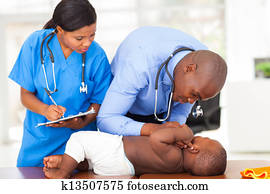 doktor krankenschwester, machen, überprüfung, auf, kleiner junge