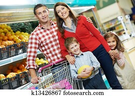 família, com, crianças, shopping, frutas
