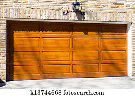 Garagentor Fotos | 1000+ Garagentor Bilder | Fotosearch