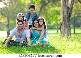 glad familie, har moro, utendørs, inn, fjær, park