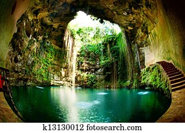 Ik-Kil Cenote, Chichen Itza, Mexico Ik-Kil Cenote, Chichen Itza, Mexico