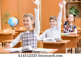 iskolások, noha, kelt kezezés, -ban, feladat, alatt, osztályterem