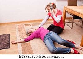 junge frau, marken, ein, notfall, rufen junge frau, marken, ein, notfall, rufen