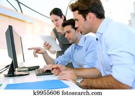 pessoas vendas, reunião, em, escritório