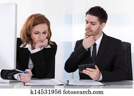 porträt, von, zwei, geschäftskollegen, an, büro