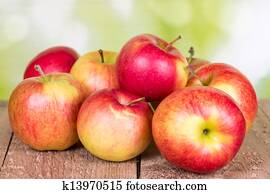 Red apples Red apples