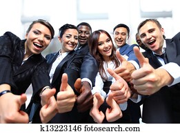 sucedido, pessoas negócio, com, polegares cima, e, sorrindo