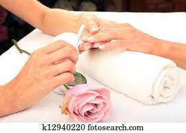 אישה, ב, a, מסמר, סלון, לקבל, a, גזור