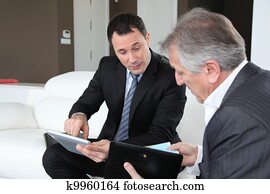 זוג בכיר, לדון, תוכנית כספית, עם, יועץ