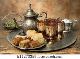 מרוקאי, אירוח