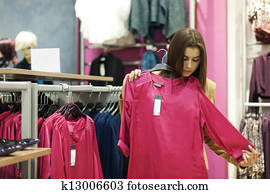 美しい, 若い女性, 買い物, 中に, a, 洋服屋