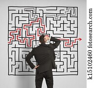 confundido, homem negócio, seeks, um, solução, para, a, labirinto