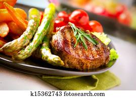 Grilled Beef Steak Meat with Vegetables Grilled Beef Steak Meat with Vegetables