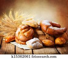 panificadora, pão, ligado, um, madeira, tabela., vário, pão, e, sheaf