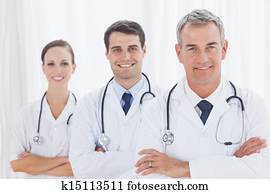 sonriente, medicos, posar, juntos