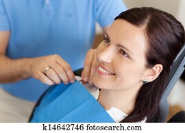 רופא שניים, לכוון, סינר, ב, נקבה, חולה, לפני, טיפול