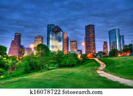houston, texas, modernos, skyline, em, pôr do sol, crepúsculo, de, parque
