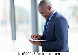 african american, 商人, 工作上, 膝上型