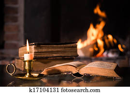 bibel, mit, a, brennender, kerze