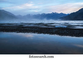 um, ventoso, noite, ligado, Kluane, lago, perto, haines, Junction;, yukon, canadá