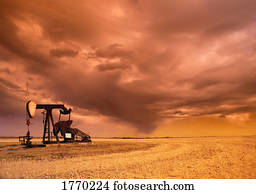 Pumping oil Pumping oil