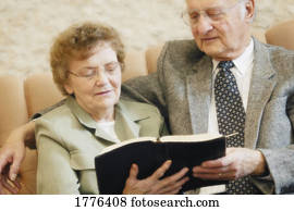 senior couple, čitateľský, biblia