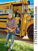kindern, bekommen, aus, schulbus kindern, bekommen, aus, schulbus