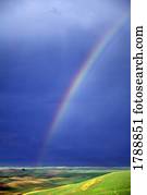 arco íris, sobre, colinas rolantes