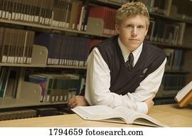 estudante, em, biblioteca