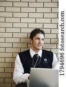 estudante, trabalhar, um, laptop