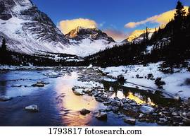 montanhas, em, a, inverno