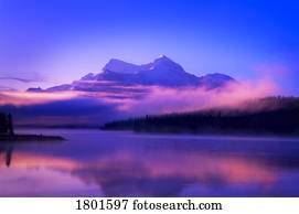 nebuloso, montanha, amanhecer