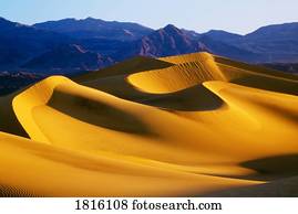Sand dunes, Death Valley National Park, California, USA