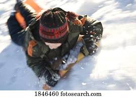 criança, sledding
