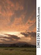 ocaso, encima, un, field;, manitoba, canadá