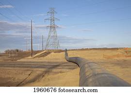 poder, transmissão, e, esgoto, cano, ao longo, estrada, development;, edmonton, alberta, canadá