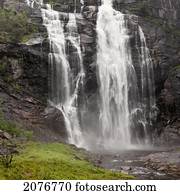 cachoeiras, sobre, um, cliff;, noruega