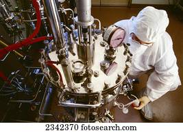 agricultura, -, um, técnico, em, um, agrícola, laboratório, operando, um, bioreactor, usado, para, produzir, vírus, para, vacina, production.