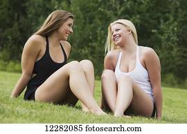 dois, namoradas, tempo qualidade despesa, junto, em, um, park;, edmonton, alberta, canadá