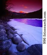 congelação, rio, em, montanhas