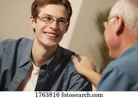 duas pessoas, tendo, um, conversação