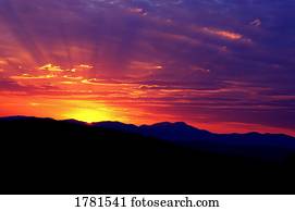 amanhecer, montanhas