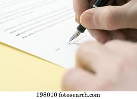 um, homem, assinando, um, contrato