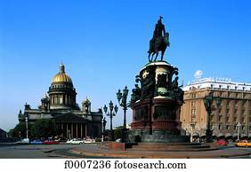 Russia, Saint Petersburg, St Isaac Cathedral and Astoria Hotel