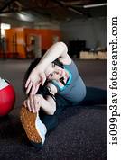 zwangere, jonge vrouw, stretching, om te, aanrakingstenen