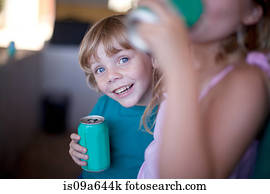 enfants, boire, soude, dans, garage