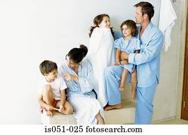 família, em, a, banheiro