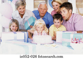 menina aniversário, soprar velas