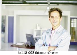 homem, em, um, escritório